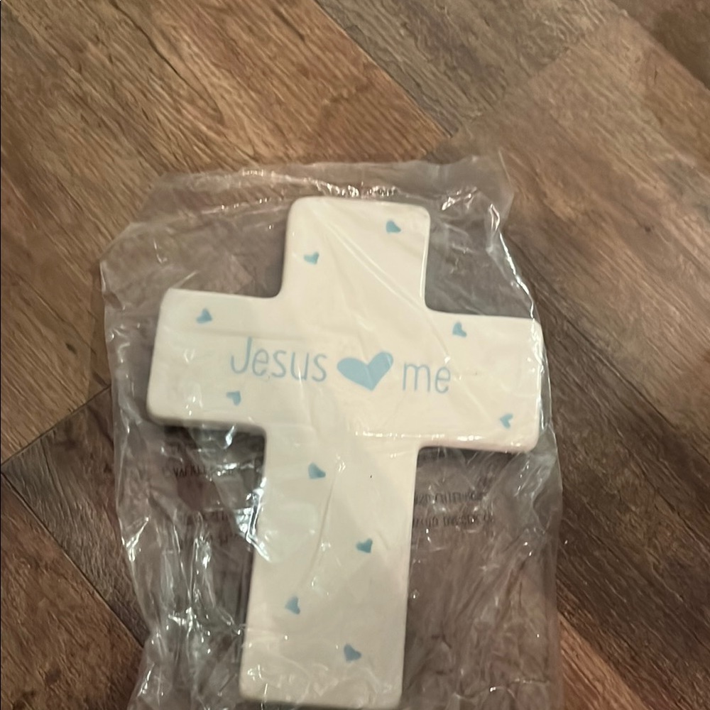 Precious moments, Jesus hearts me White Cross with Blue Hearts Decor